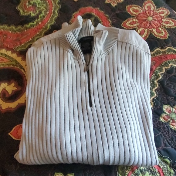 Calvin Klein Sweater - Picture 6 of 6